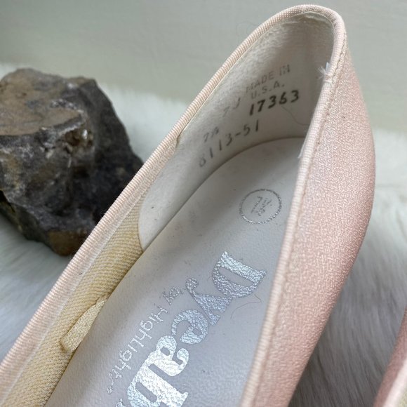 Dyeables by Highlights Light Beige Heels 7.5 w/ Matching Colorifics Purse - Picture 12 of 13